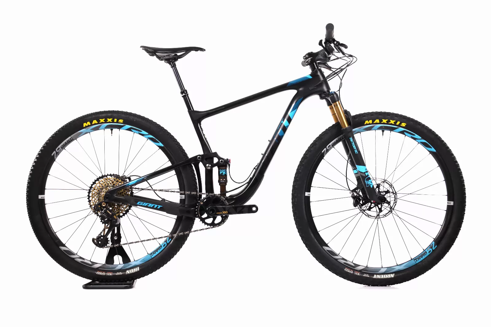 Giant Anthem Advanced Pro 29er 0 – Giant XCR0 Carbon (2018)